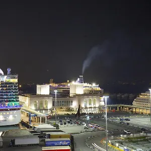 https://six-rooms.hotels-amalfi.com